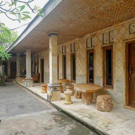Hotel Kampoeng Drini Redpartner Brono ภายนอก รูปภาพ