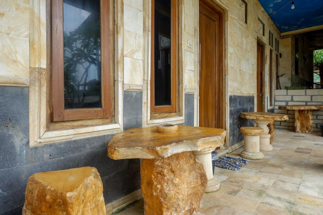 Hotel Kampoeng Drini Redpartner Brono ภายนอก รูปภาพ