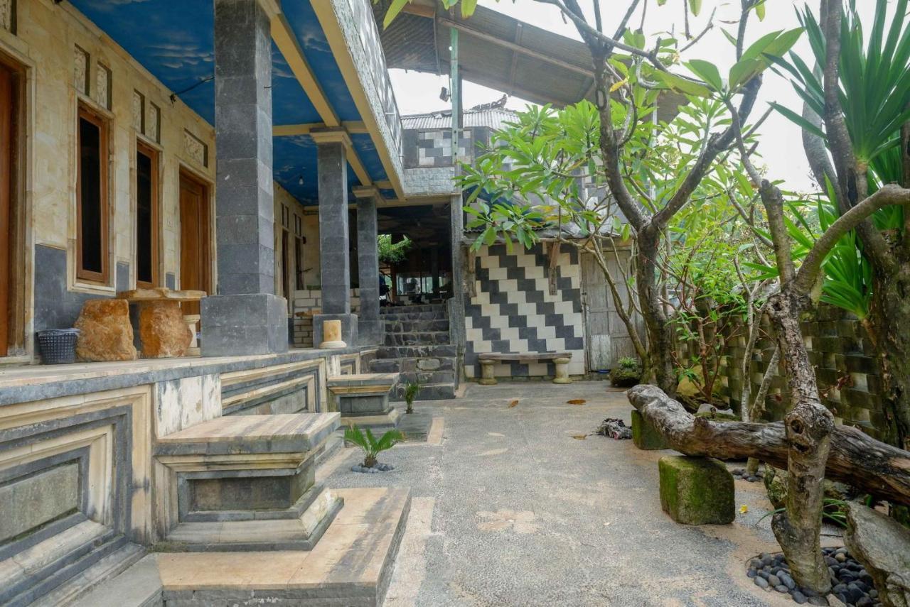 Hotel Kampoeng Drini Redpartner Brono ภายนอก รูปภาพ